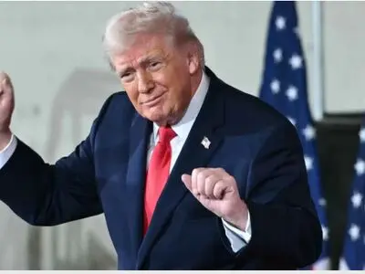 با حضور ملانیا؛ ترامپ مقابل نظامیان «فورت براگ» رقصید+ ویدئو