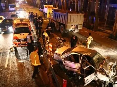 وقوع 490 فقره تصادف زنجیره‌ای در بزرگراه‌های تهران در سال 1401