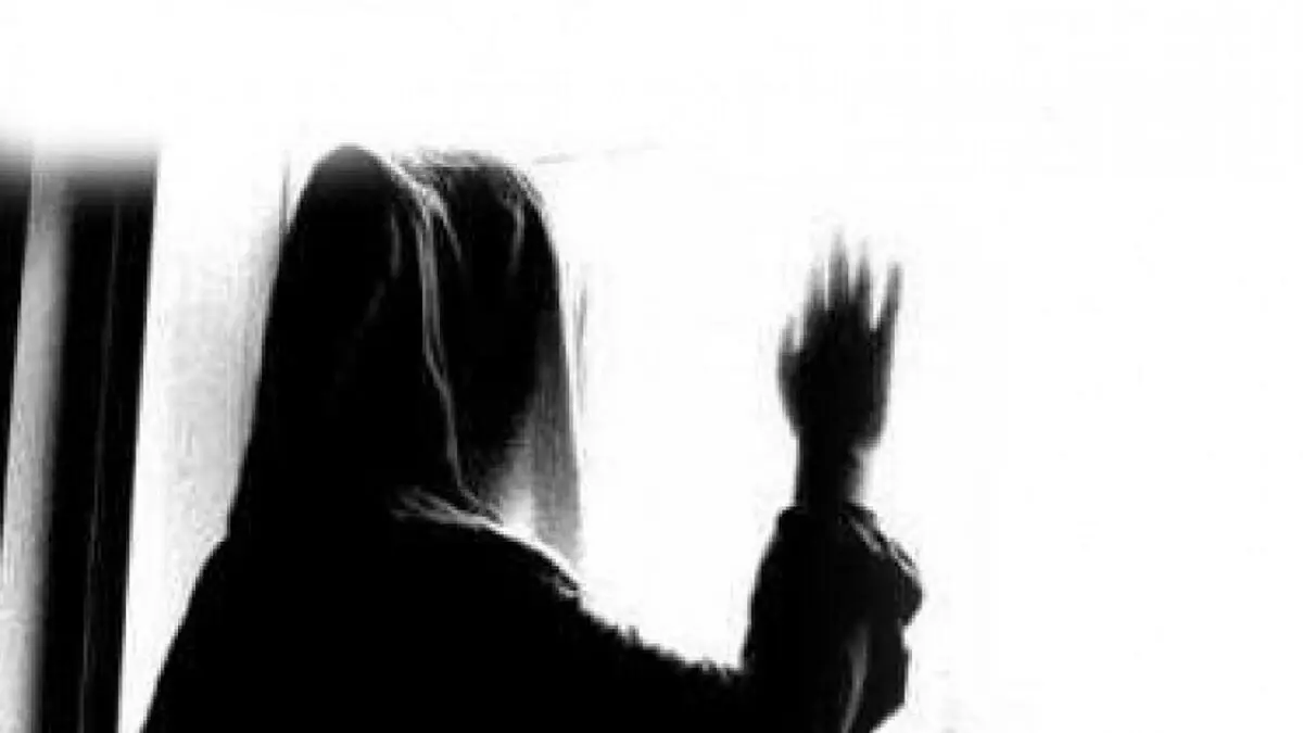 پدر و مادرم چشم به روی ارتباط سیاه من بستند