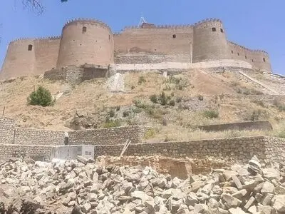 مرمت دیوار هزار ساله ۱۲ برجی