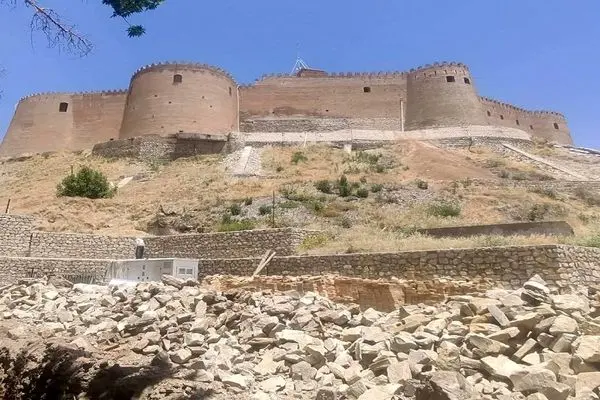 مرمت دیوار هزار ساله ۱۲ برجی