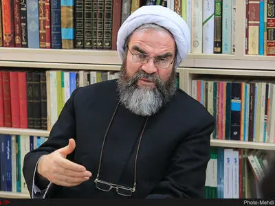 مصباح یزدی در عمل اعتقادی به کار حزبی و گروهی ندارد/ از نظرات اعتدالی و اصلاح‌طلبانه مصباح استقبال می‌کنیم/ وی پیش از این دکتر شریعتی را به عنوان یک مسلمان شیعه قبول نداشت