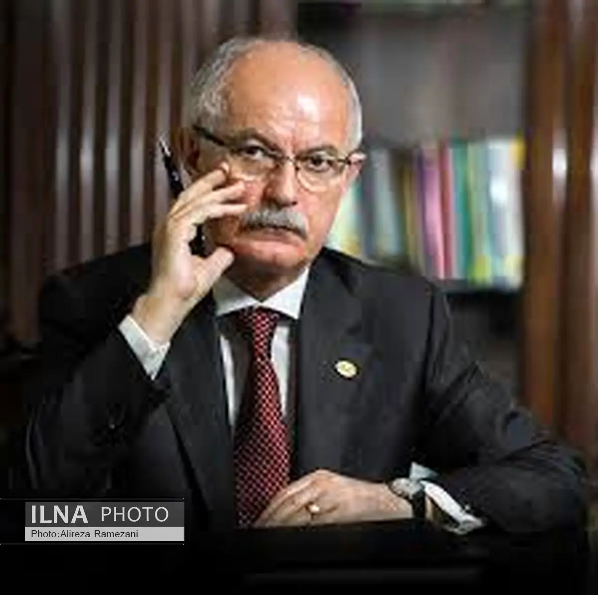 تولید هنوز با قوانین زمان جنگ در کشور صورت میگیرد