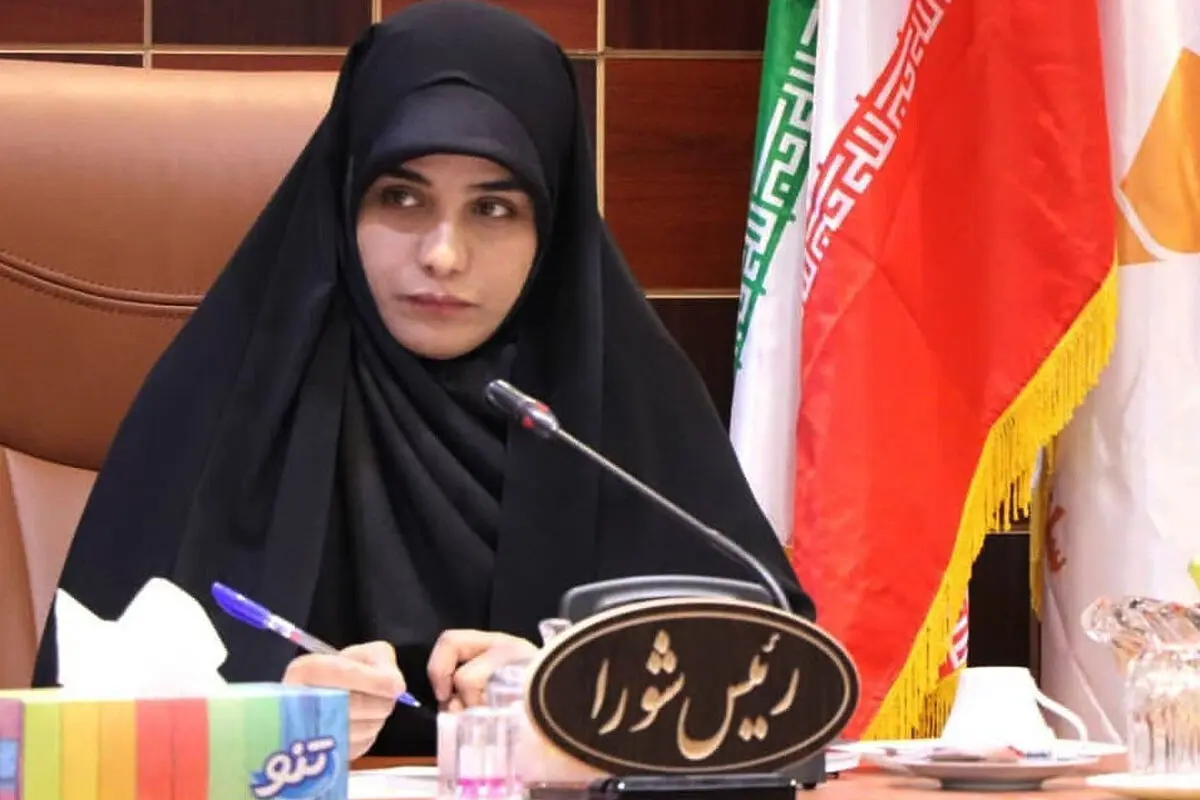 شهرداری در زمینه احداث مدرسه فوتبال ساحلی از بانوان حمایت کند