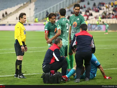 دیدار دوستانه ذوب آهن با تیم یادگار ستاره اسبق استقلال