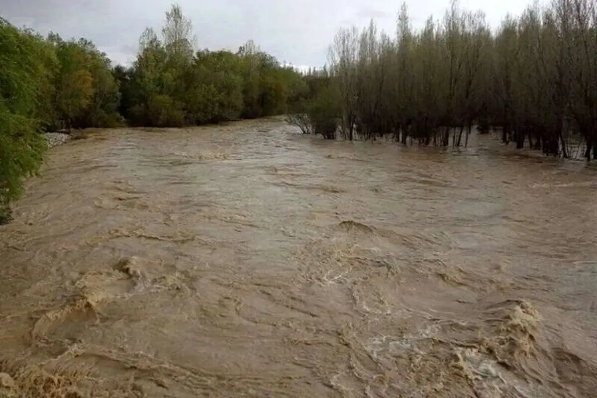 خسارت سیلاب به مزارع و باغات بخش قره‌آغاج در شهرستان انگوت