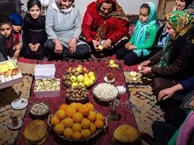 سفره ۴ نفره یلدا چقدر تمام می‌شود؟