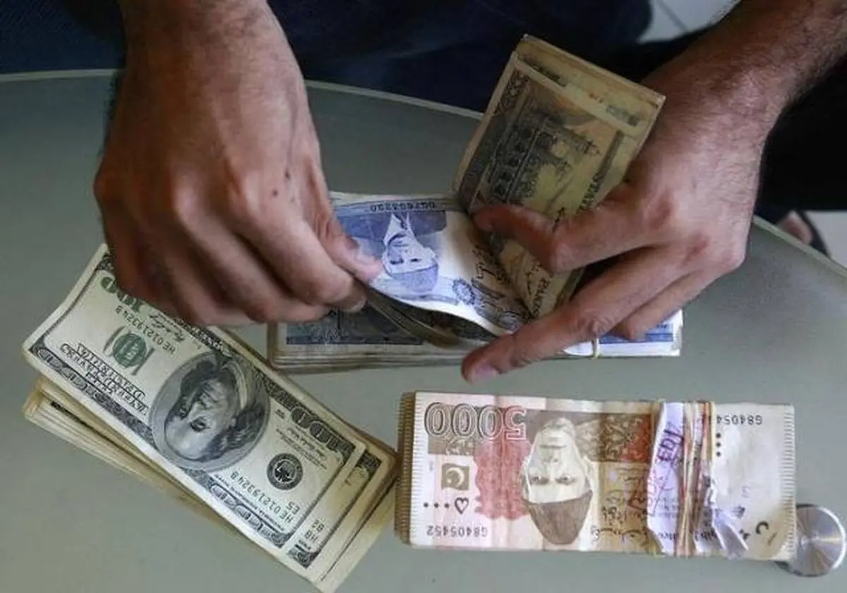 سقوط آزاد روپیه پاکستان در برابر دلار