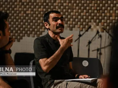 تئاتر از پرسشگری تهی شده و به سرگرم‌سازی مخاطب فکر می‌کند/ من برای تئاتر ایران خودکشی کرده‌ام! 