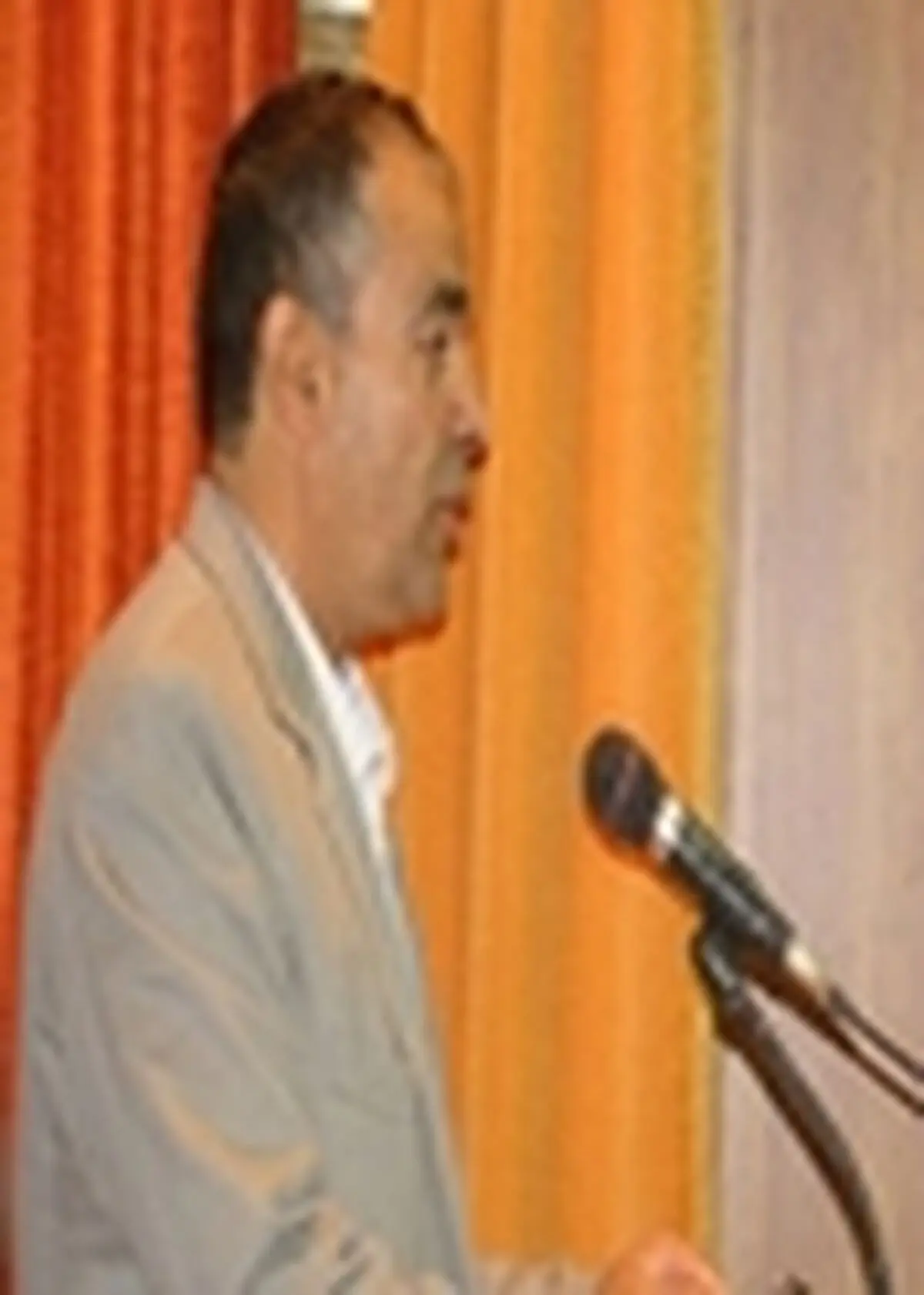 بیمه تامین اجتماعی کارگران کشاورزان اجرایی نمی‌شود / واردات آب در دستور کار است