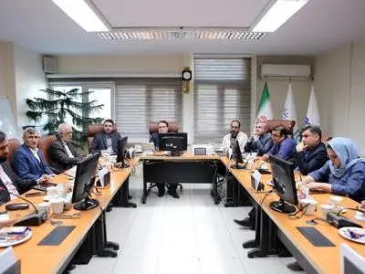 دست هر کسی به خاقانی نمی‌رسد