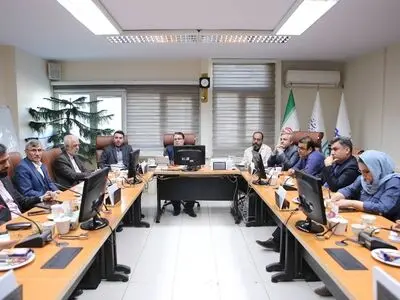 دست هر کسی به خاقانی نمی‌رسد