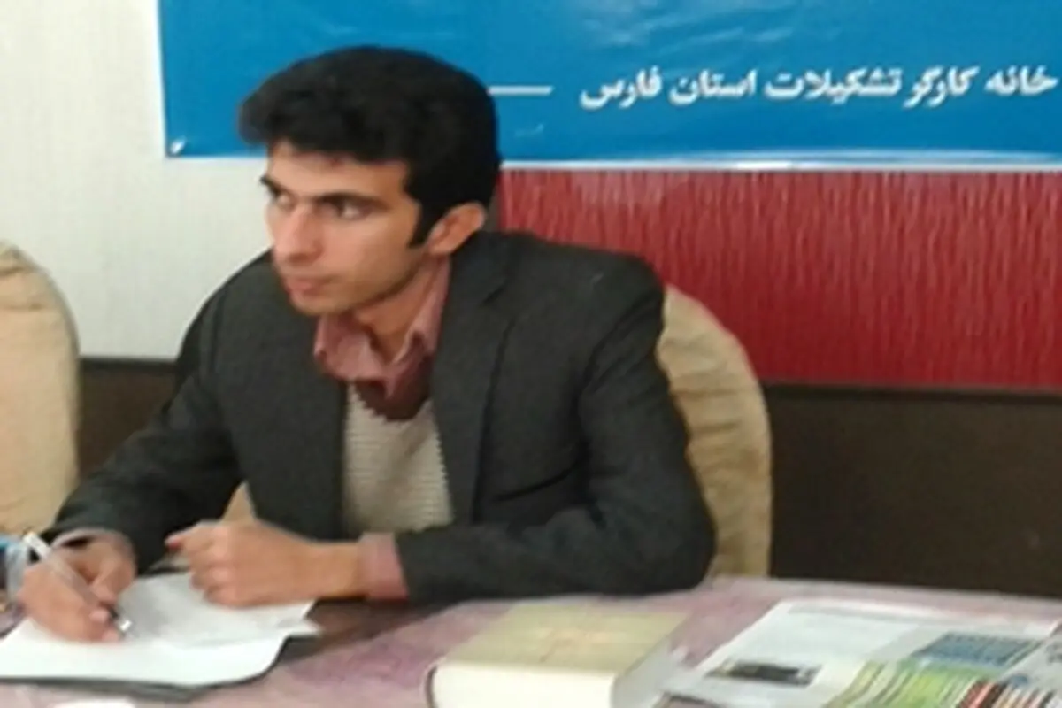 برگزاری نمایشگاه کتاب کارگر به مناسبت هفته کار و کارگر در شهرستان مهر