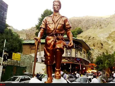 سامان‌دهی تندیس «کوهنورد» میدان دربند