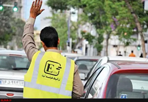 پیمانکاران شهرداری مشهد از پارکبانها و رفتگران کاغذ سفید امضا میگیرند/از عدم آگاهی کارگران شهری سوءاستفاده میشود