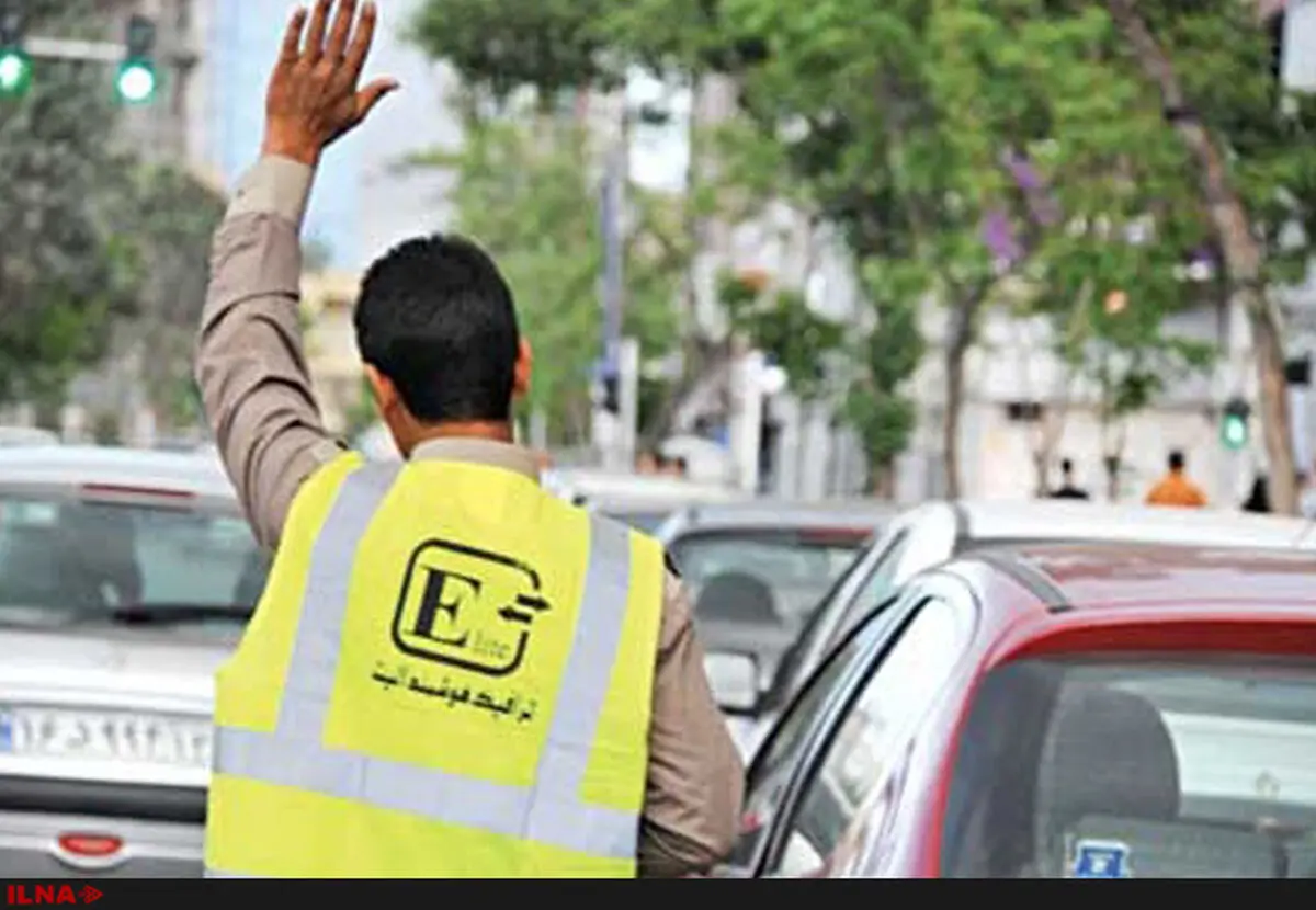 پیمانکاران شهرداری مشهد از پارکبان‌ها و رفتگران کاغذ سفید امضا می‌گیرند/از عدم آگاهی کارگران شهری سوءاستفاده می‌شود