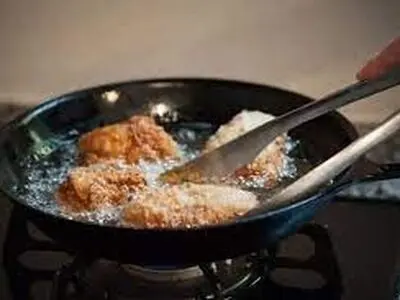 روش‌های جلوگیری از پاشیدن روغن روی گاز هنگام سرخ کردن غذا