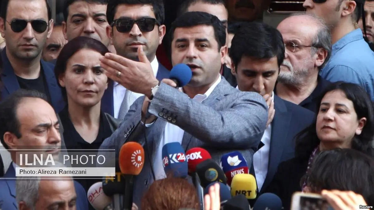 رئیس حزب «دموکراتیک خلق‌ها» در ترکیه بازداشت شد 