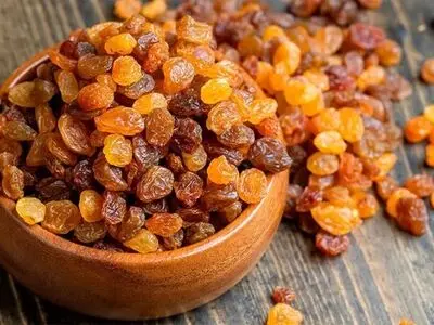 Experience a Sweet Flavor and Lasting Quality with Tida Saffron Raisins