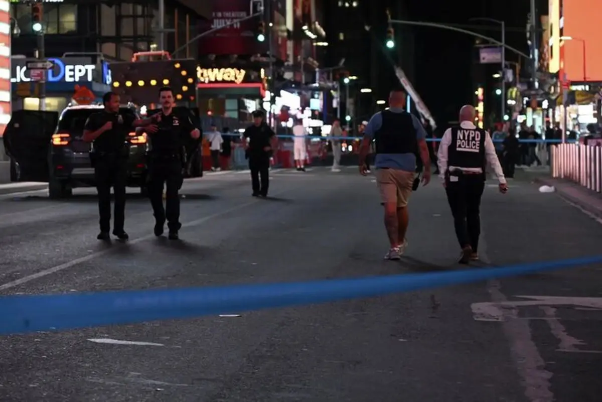 Shooting at New York’s Times Square leaves 3 wounded