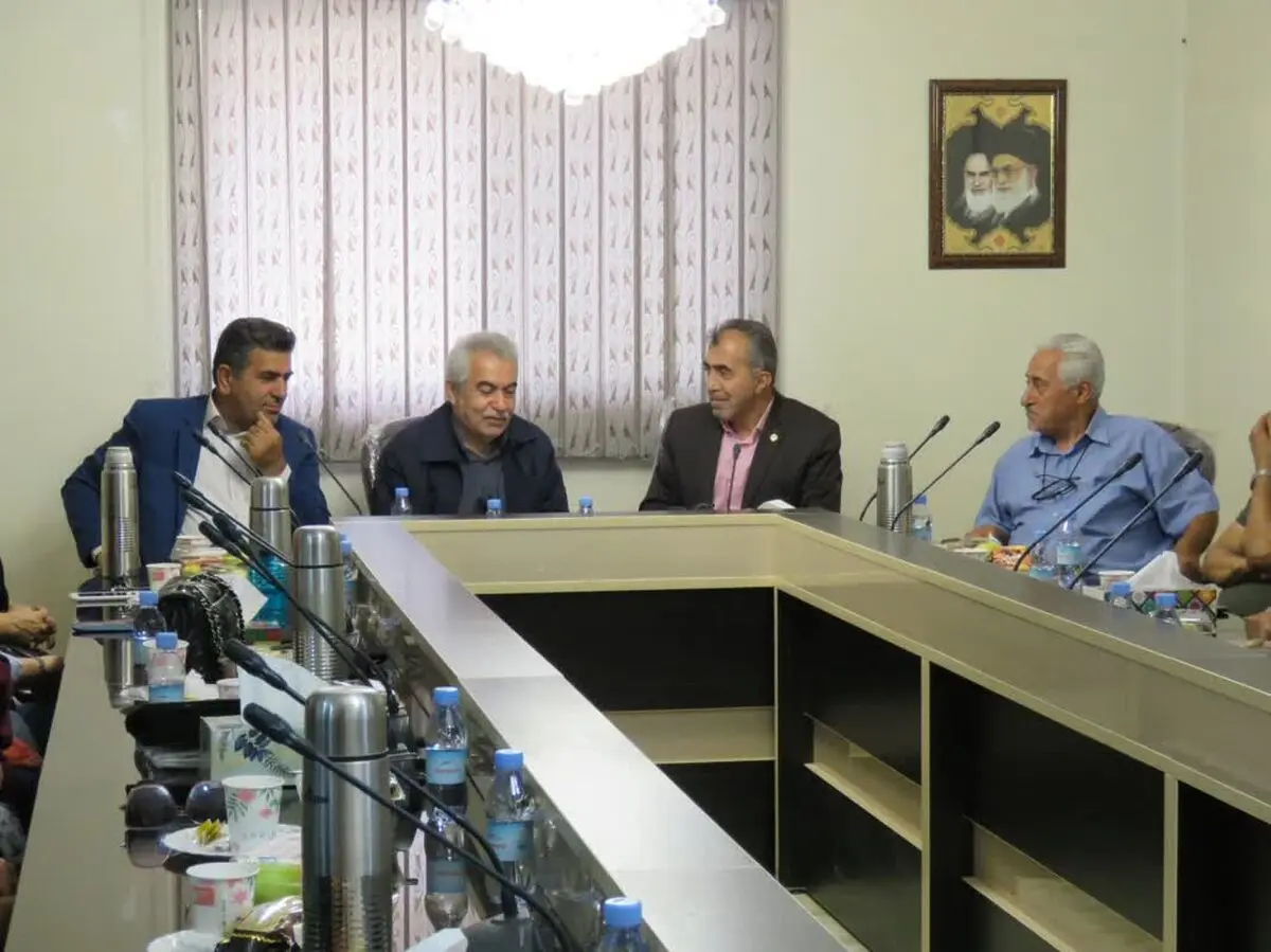 خواسته‌های بازنشستگان و کارگران بر حق است/ قانون کار خط قرمز ده‌ها میلیون کارگر و بازنشسته کشور است