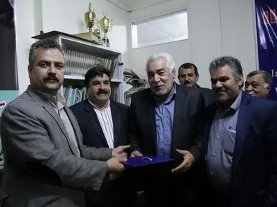 مراسم تجلیل از فعالان کارگری استان قم در سال ۹۴ برگزار شد