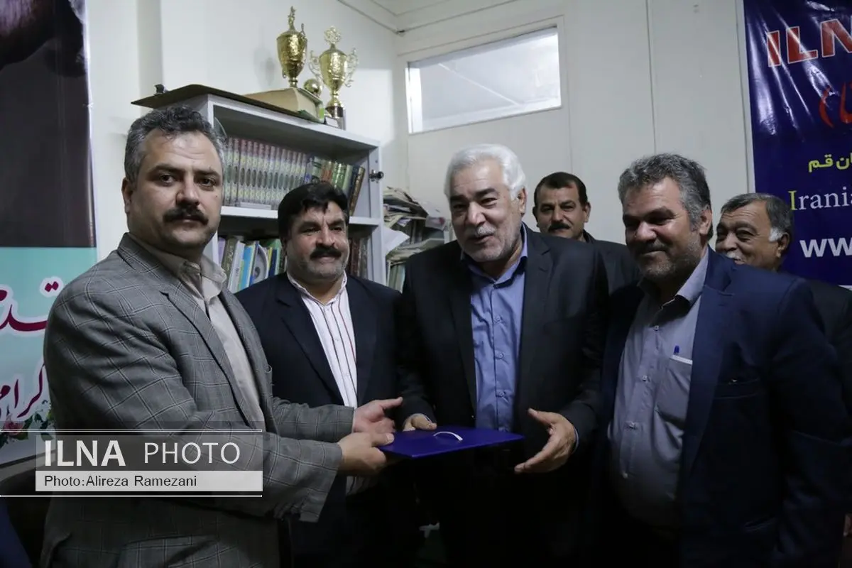 مراسم تجلیل از فعالان کارگری استان قم در سال ۹۴ برگزار شد