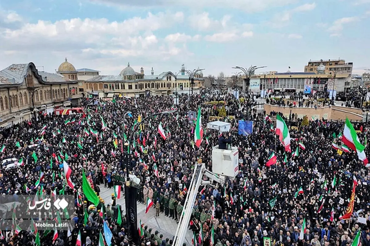 بیعت مردم همدان با سومین رهبر جمهوری اسلامی ایران