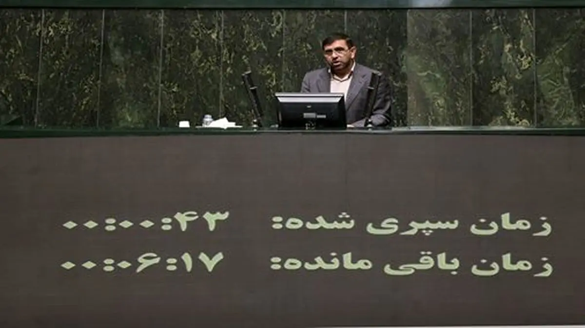 امروز دانش آموزان مدارس هم به ادبیاتِ سخن گفتن ترامپ می خندند