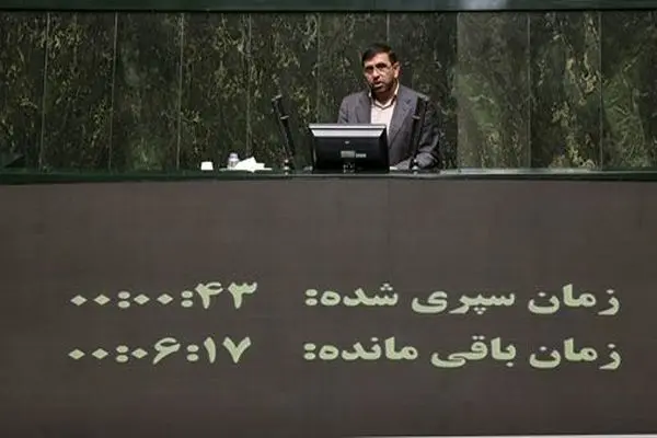 امروز دانش آموزان مدارس هم به ادبیاتِ سخن گفتن ترامپ می خندند