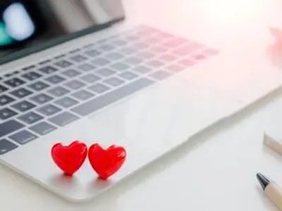 ازدواج اینترنتی؛ فرصت آشنایی یا مسیر پرخطر برای جوانان؟