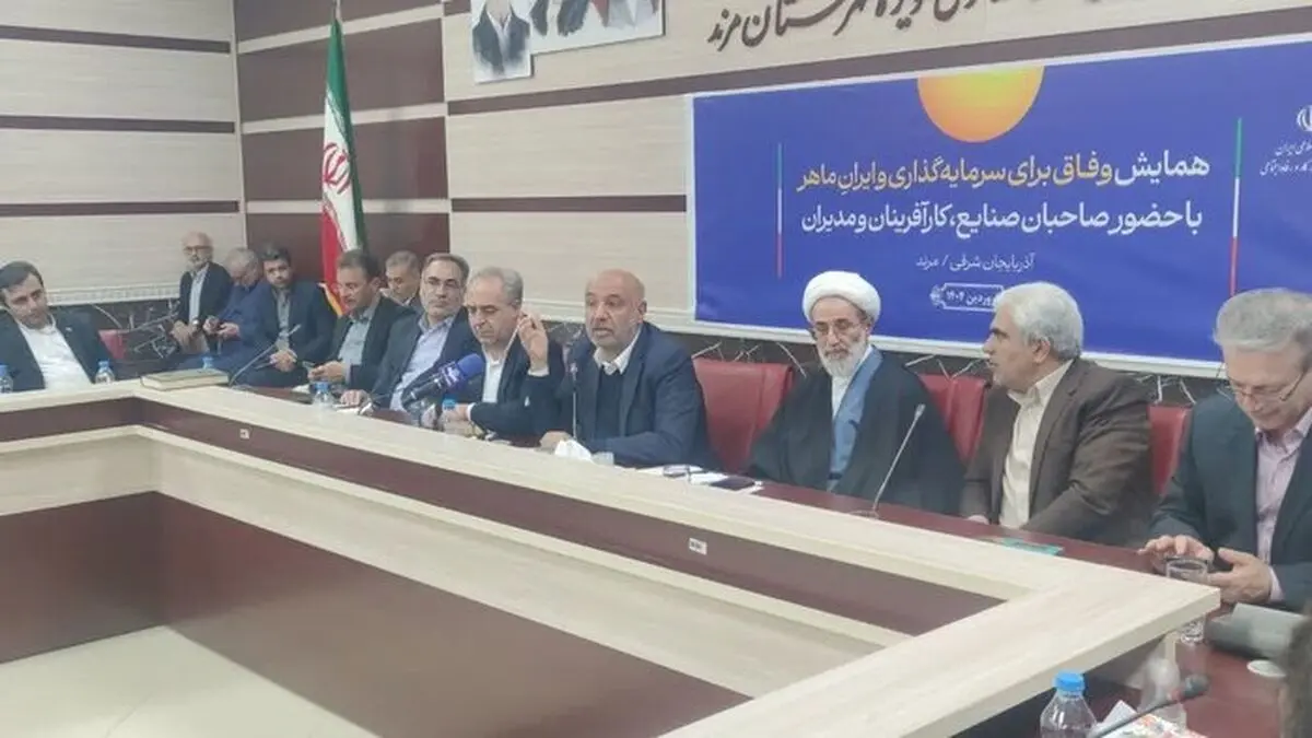 قوانین صادراتی کارت بازرگانی باید با همکاری وزارت اقتصاد و گمرک اصلاح شود 