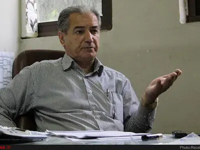 علیرغم صرف میلیاردها دلار پول نفت، هنوز  اقتصاد با هر عطسه در خارج دچار مشکل می‌شود/ افراد سالم را از گردونه تصمیم گیری خارج می‌کنند/ برخی مسئولان عطش سیری ناپذیری در کسب اموال دارند