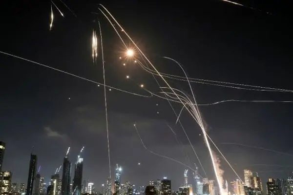 ایران موج دیگری از موشک‌ها را به سوی اسرائیل شلیک کرد
