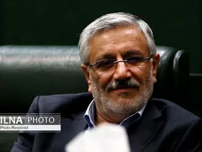 بعید می‌دانم طرح انسداد فضای مجازی در مجلس به انتها برسد/ نباید مردم را از دانش و تکنولوژی روز محروم کنیم/ امیدوارم نمایندگان عاقل‌تر از این حرف‌ها باشند