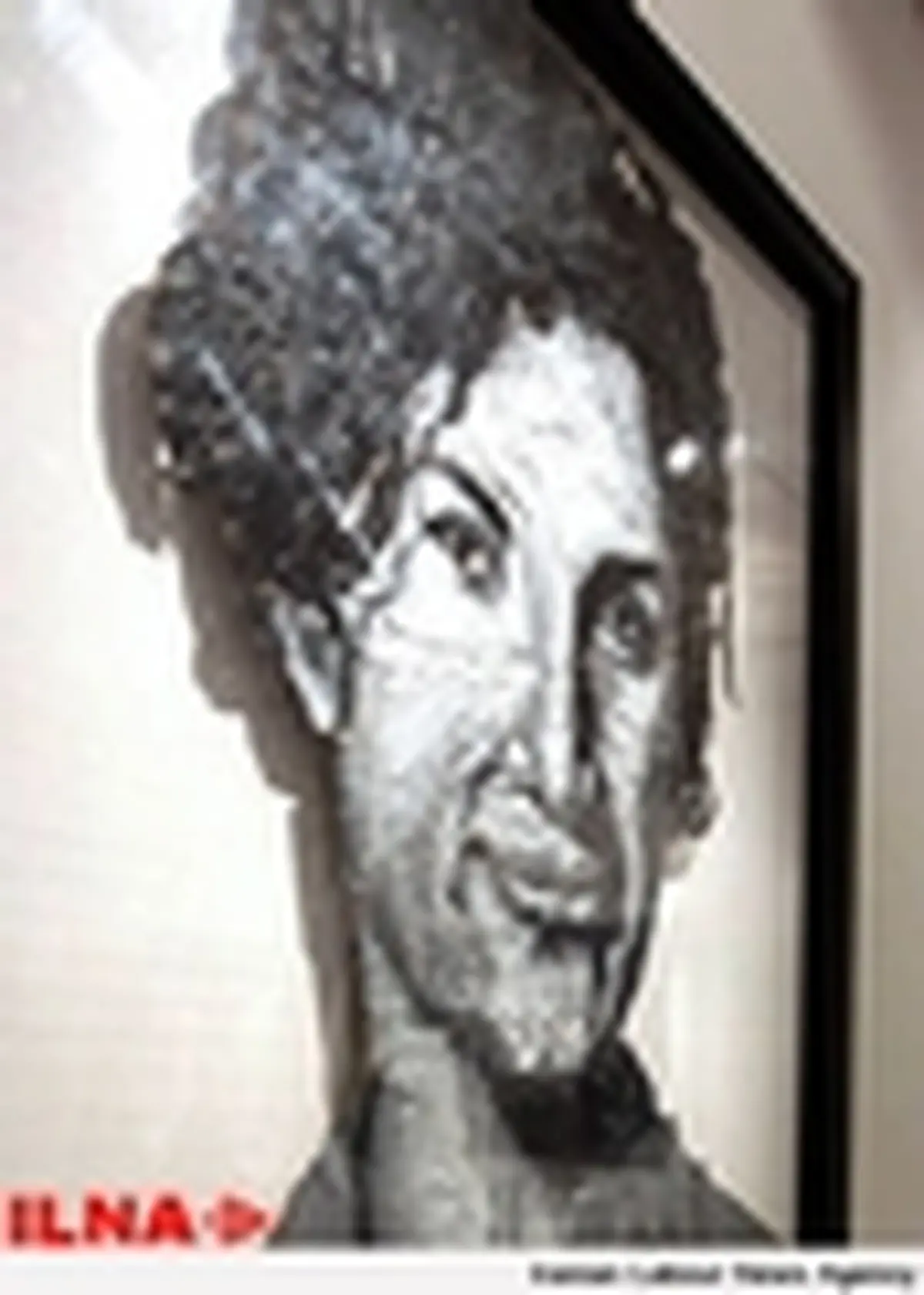 عکس‌های فروغ فرخزاد در ویستا روی دیوار رفت