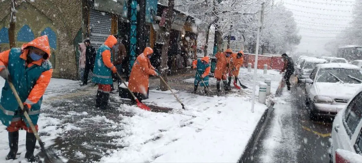 آماده باش بیش از ۳ هزار نیروی خدمات شهری در پی بارش برف در مشهد