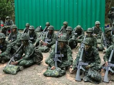 بحران سربازی در تایوان؛ فرار سلبریتی‌ها و تهدید هویت ملی