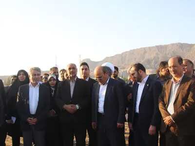 نخستین برداشت گندم کشور در هرمزگان با حضور وزیر کشاورزی