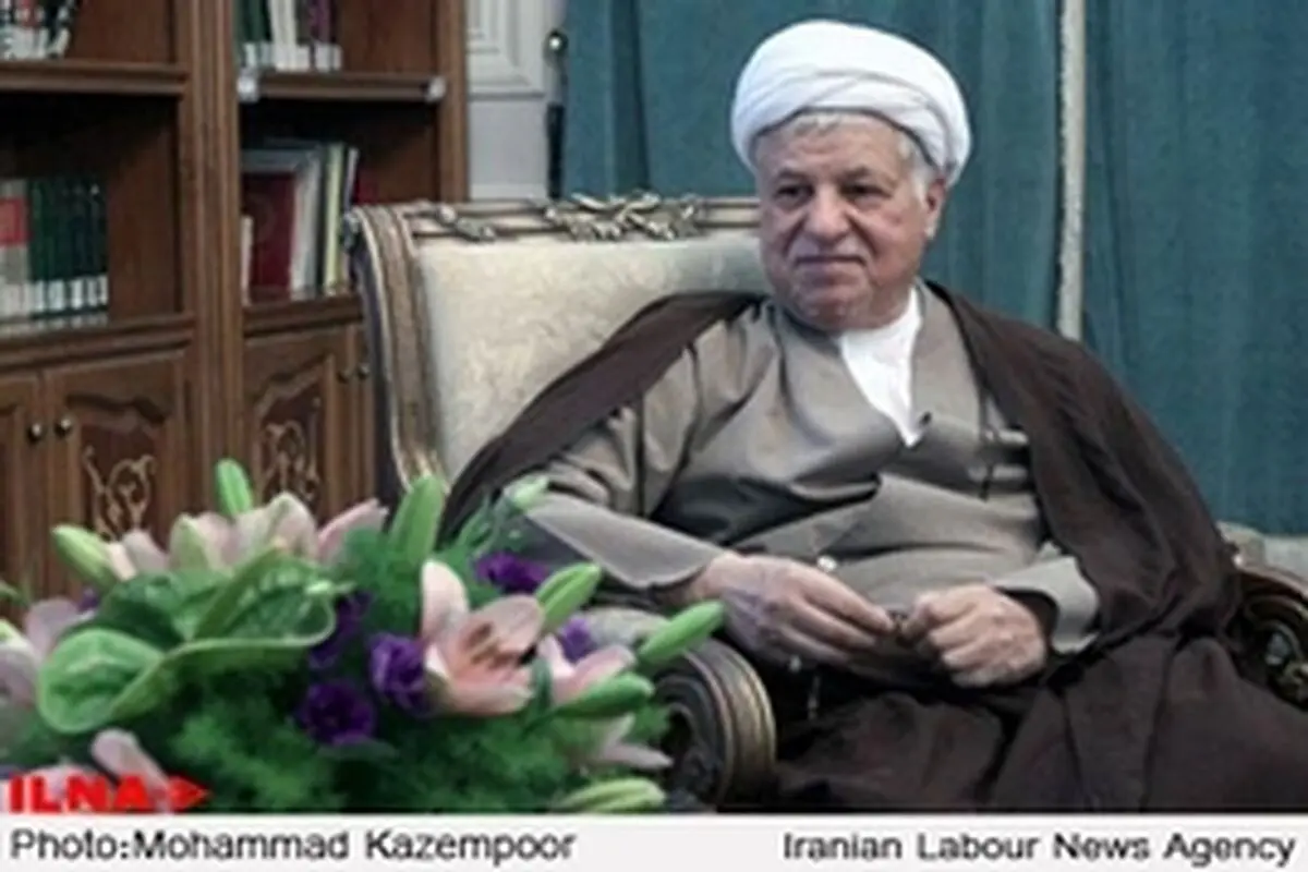 باید به دولتی که در اوج گرفتاری‌ها، مسؤولیت پذیرفت، کمک کرد