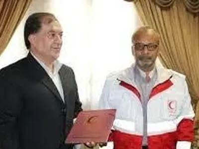 استاندار مرکزی از مدیر عامل جمعیت هلال احمر استان تقدیر کرد