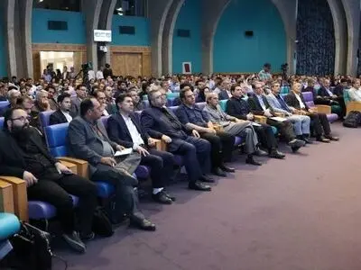کاهش تولید ناخالص ملی با قطعی برق صنایع/ وزارتخانه‌ها بجای سیاست‌گذاری بنگاه‌دار شده‌اند
