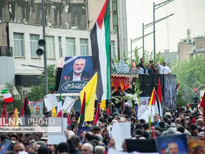 تشییع شهید اسماعیل هنیه و همراه شهیدش در تهران/1
