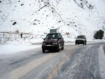 هشدار پلیس راه درباره شرایط زمستانی و توصیه‌های ایمنی در جاده‌ها

