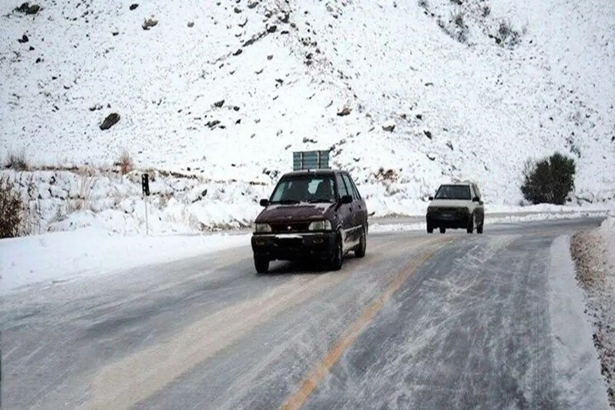 هشدار پلیس راه درباره شرایط زمستانی و توصیه‌های ایمنی در جاده‌ها

