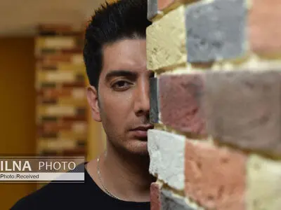 نماهنگ «آینده» با صدای فرزاد فرزین+فیلم