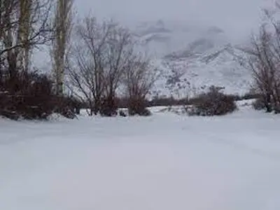 گشت و گذاری در روستای خسرود بعد از بارش برف + عکس