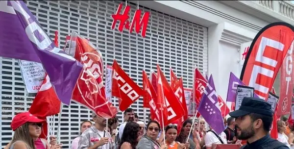 اعتراض کارگران فروشگاه‌های H&M در اسپانیا به حقوق کم