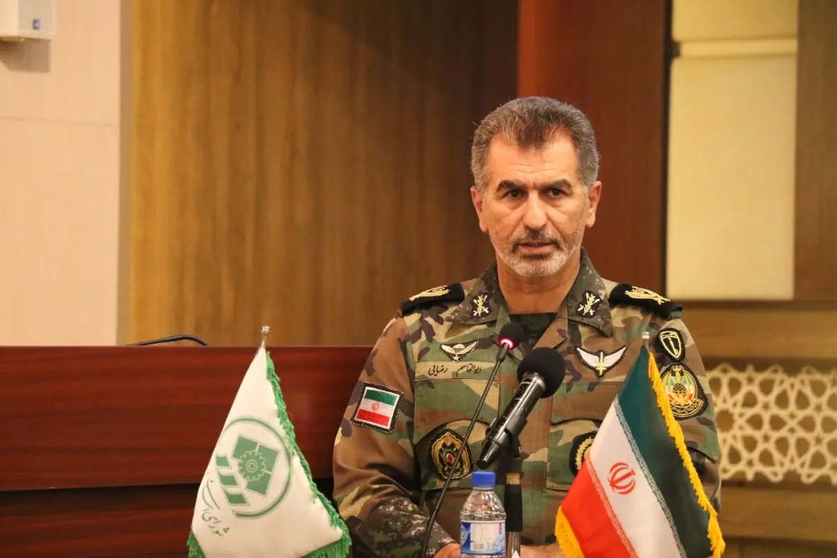در بحران‌هایی همچون سیل و کرونا، در کنار مردم شیراز بوده‌ایم/بزرگترین افتخار ما تحقق شعار ارتش فدای ملت است