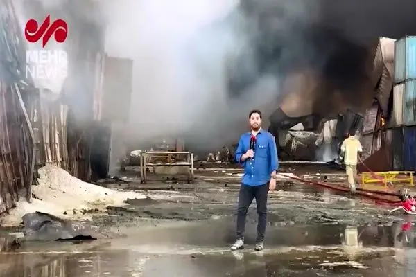 اولین تصویر و گزارش از داخل محوطه کانتینرهایی که در بندر شهید رجایی دچار آتش سوزی شده است 